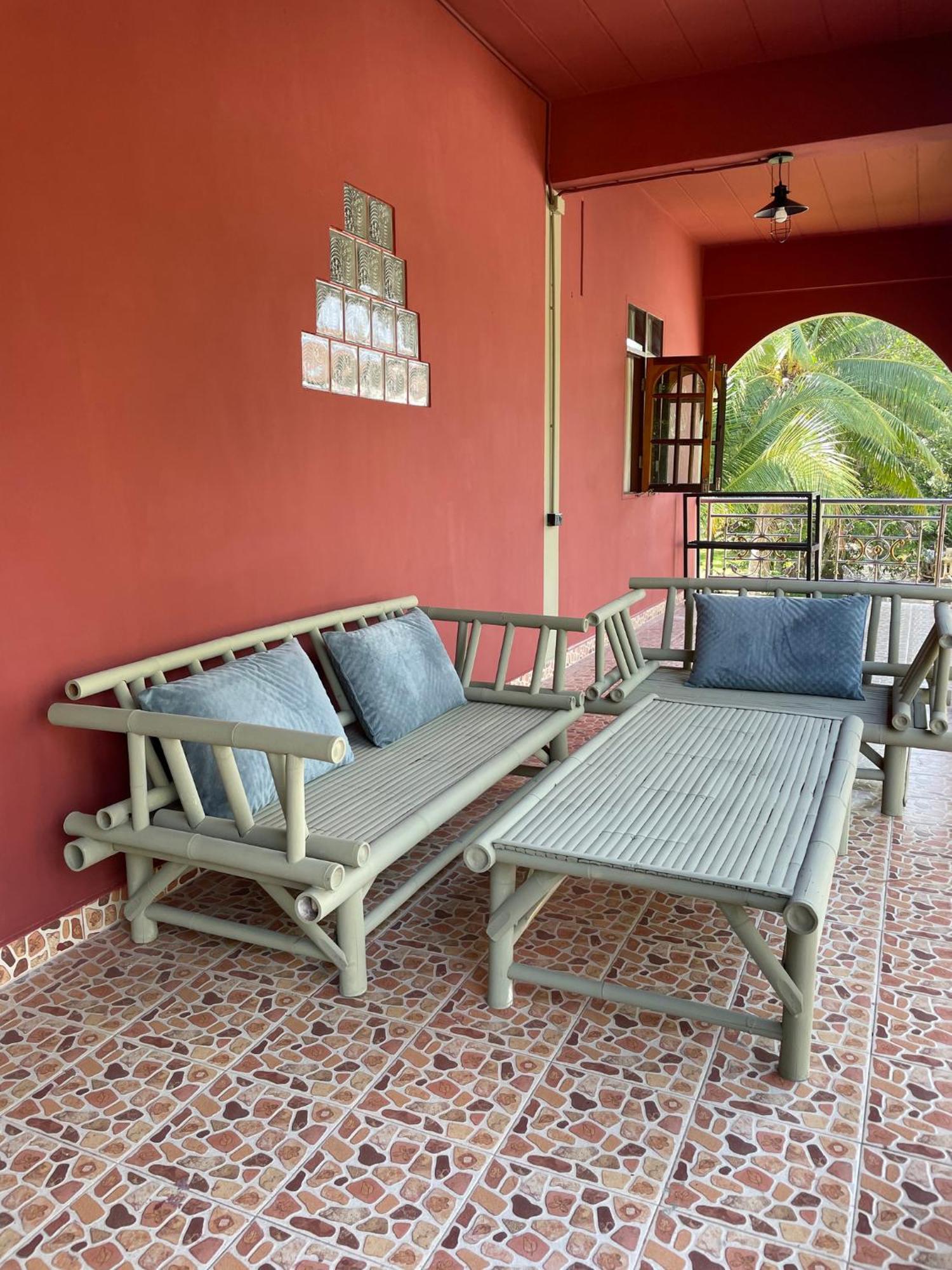 Mythai Guesthouse โฉลกหลำ ภายนอก รูปภาพ